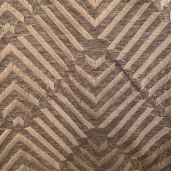 Jcrew small grey tee with gold and white embroidery - Picture 3 of 7